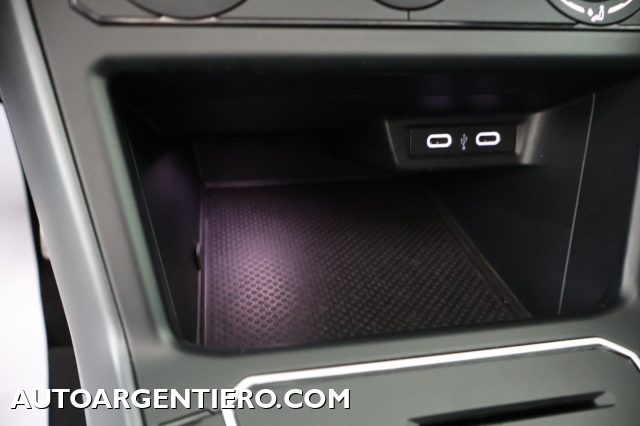 VOLKSWAGEN Taigo usata, con Autoradio digitale