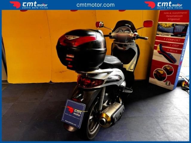 PIAGGIO Beverly 500 usata 6
