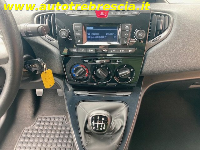 LANCIA Ypsilon usata, con Autoradio digitale