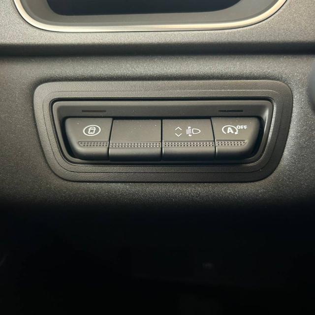 RENAULT Captur usata, con Autoradio digitale