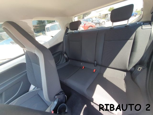 VOLKSWAGEN up! usata, con Sensori di parcheggio posteriori
