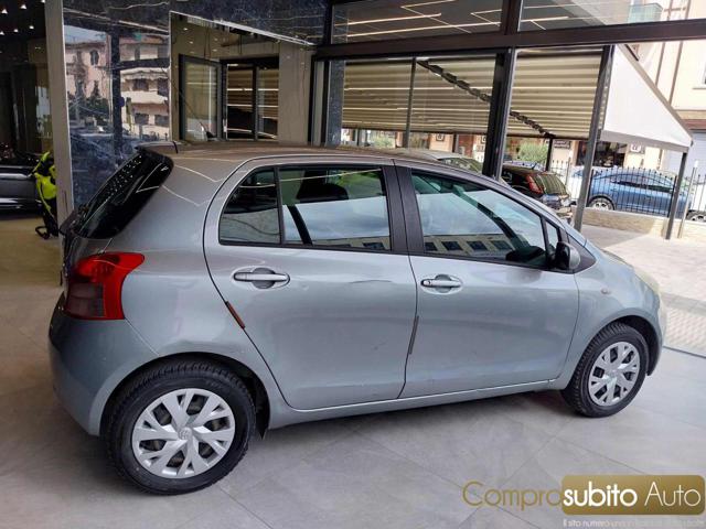 TOYOTA Yaris usata, con Alzacristalli elettrici