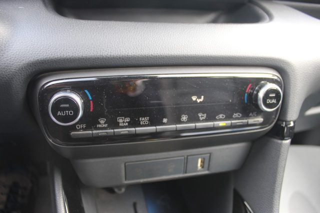 TOYOTA Yaris usata, con Sedile posteriore sdoppiato