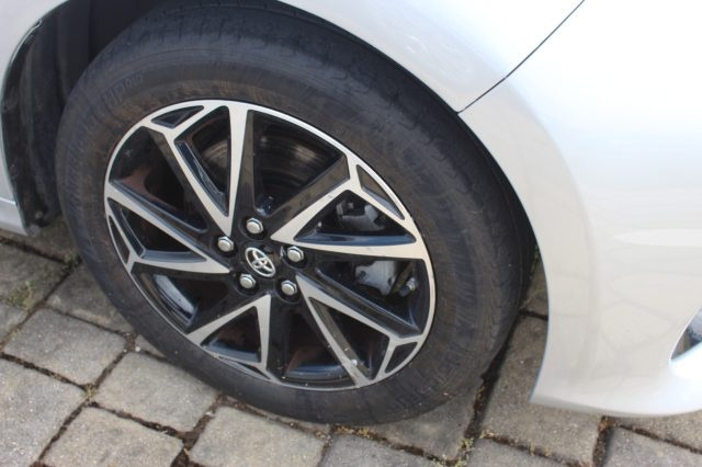 TOYOTA Yaris usata 23