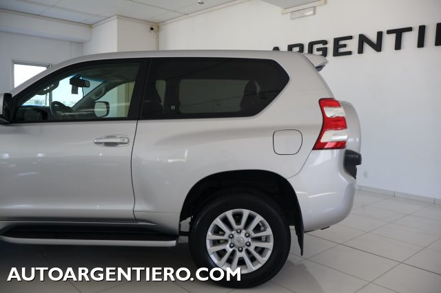 TOYOTA Land Cruiser usata, con Sensori di parcheggio posteriori