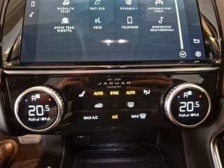 JAGUAR E-Pace usata, con Park Distance Control