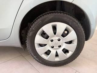 TOYOTA Yaris usata 17