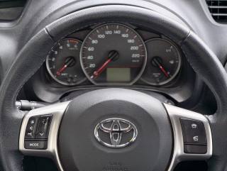 TOYOTA Yaris usata, con Controllo trazione