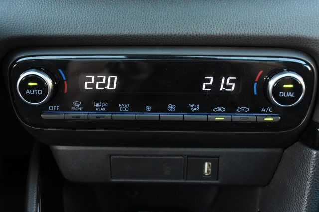 TOYOTA Yaris usata, con Servosterzo