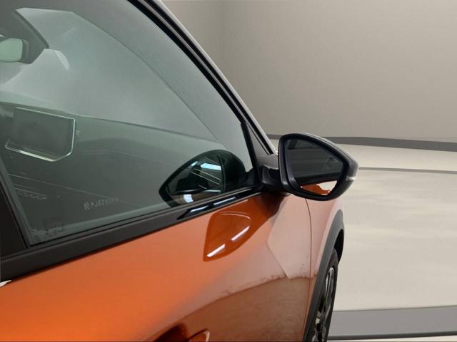 PEUGEOT 2008 usata, con Sensori di parcheggio posteriori