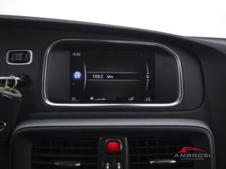 VOLVO V40 Cross Country usata 13