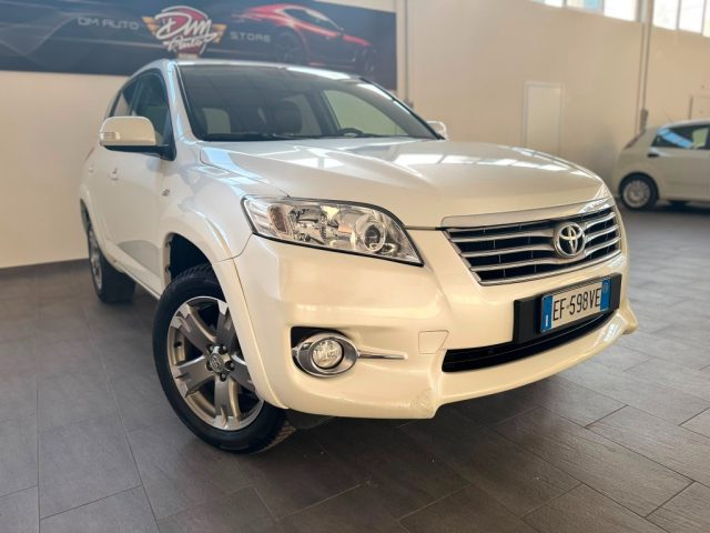 TOYOTA RAV 4 usata, con Autoradio