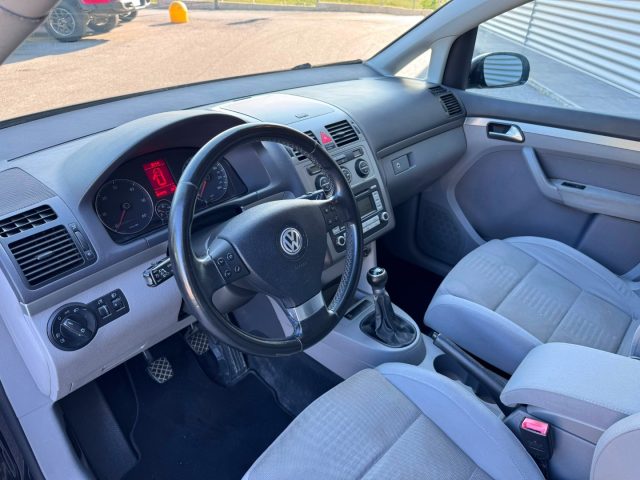 VOLKSWAGEN Touran usata, con Fendinebbia