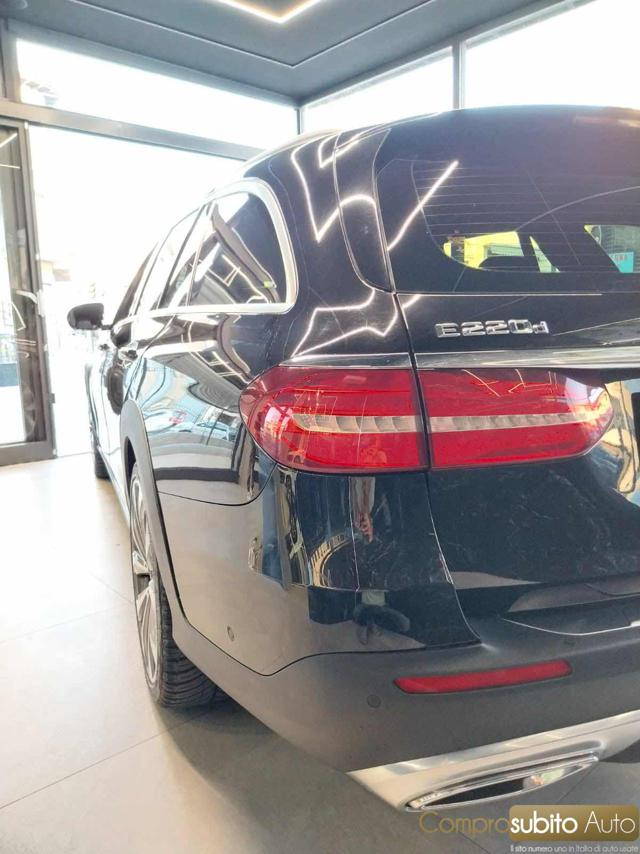 MERCEDES-BENZ E 220 usata, con Airbag Passeggero