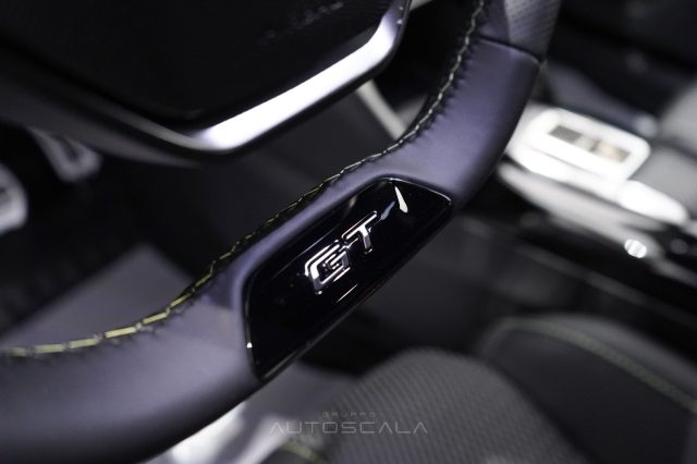 PEUGEOT 2008 usata, con Touch screen