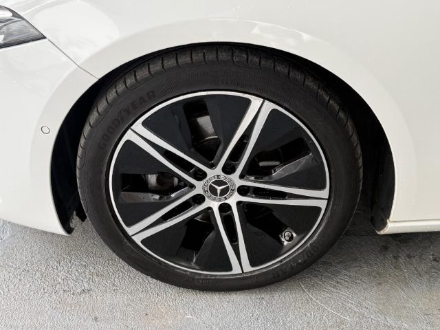 MERCEDES-BENZ A 180 usata, con Airbag testa