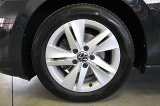 VOLKSWAGEN Golf usata, con Touch screen