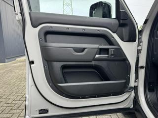 LAND ROVER Defender usata, con Fendinebbia