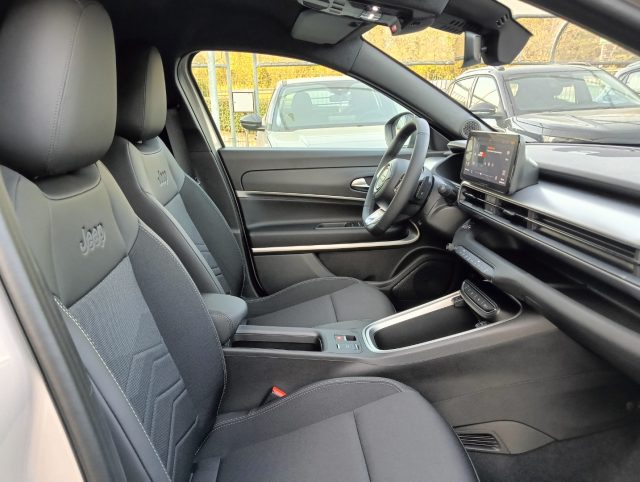 JEEP Avenger usata, con Leve al volante