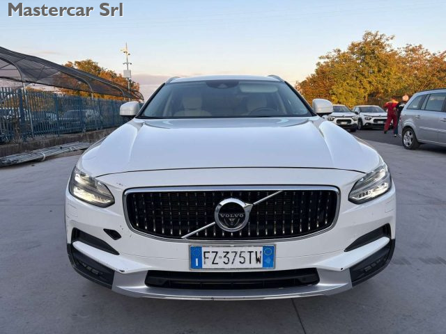VOLVO V90 Cross Country usata, con Autoradio