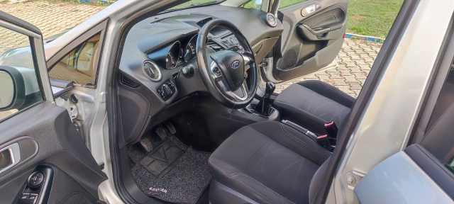FORD Fiesta usata, con Specchietti laterali elettrici