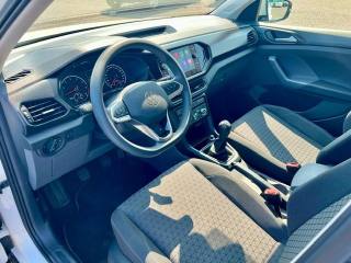 VOLKSWAGEN T-Cross usata, con USB