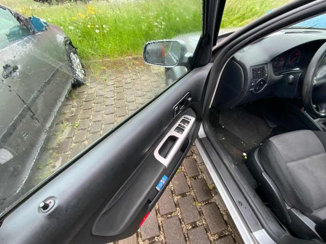 VOLKSWAGEN Golf usata, con Fendinebbia