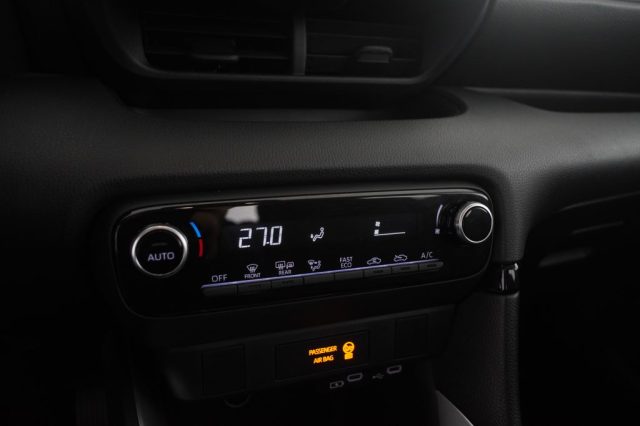 TOYOTA Yaris usata 8