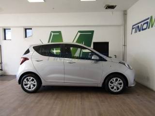 HYUNDAI i10 usata, con Specchietti laterali elettrici