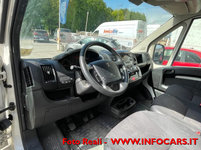 PEUGEOT Boxer usata, con Park Distance Control