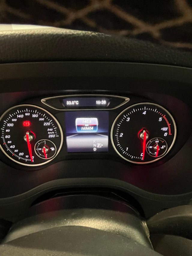 MERCEDES-BENZ B 180 usata, con Chiusura centralizzata