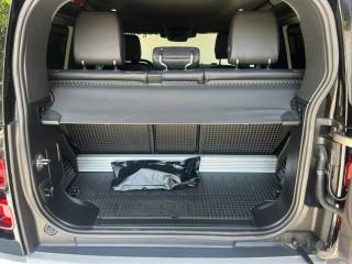 LAND ROVER Defender usata, con Frenata d