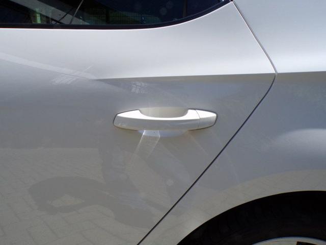 SEAT Leon usata, con Fari full-led