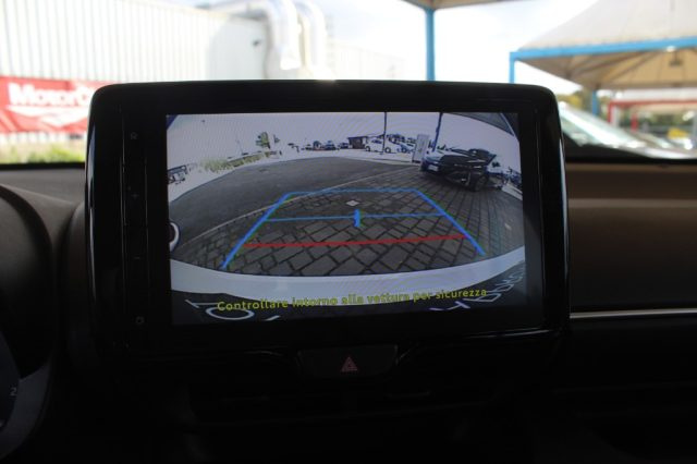 TOYOTA Yaris usata, con Autoradio digitale