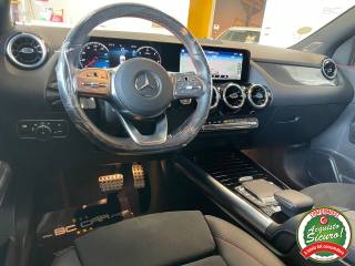 MERCEDES-BENZ GLA 200 usata, con Park Distance Control