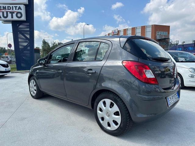 OPEL Corsa usata, con Autoradio
