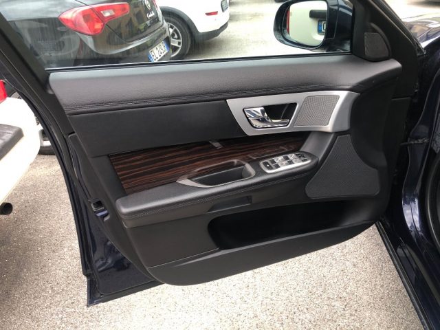 JAGUAR XF usata, con Specchietti laterali elettrici