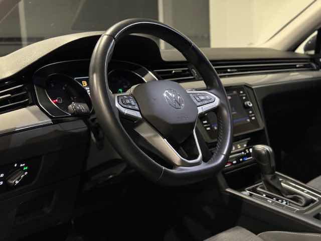 VOLKSWAGEN Passat Variant usata, con Climatizzatore
