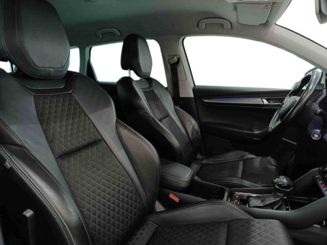 SKODA Karoq usata, con Fari LED