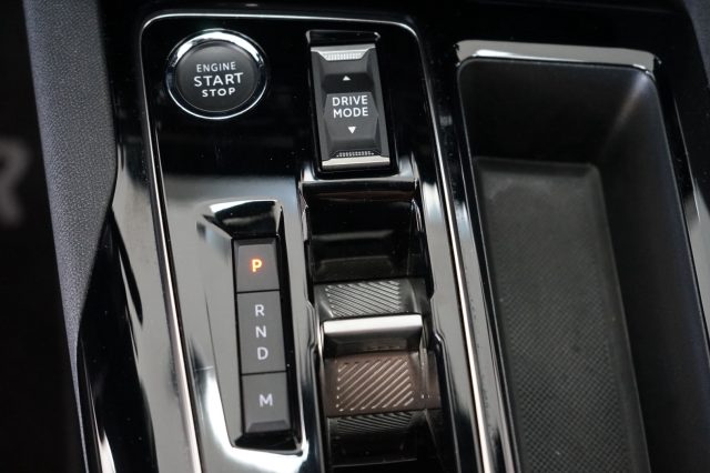 PEUGEOT 3008 usata, con Limitatore di velocità