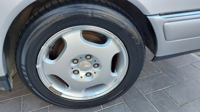 MERCEDES-BENZ E 200 usata, con Servosterzo