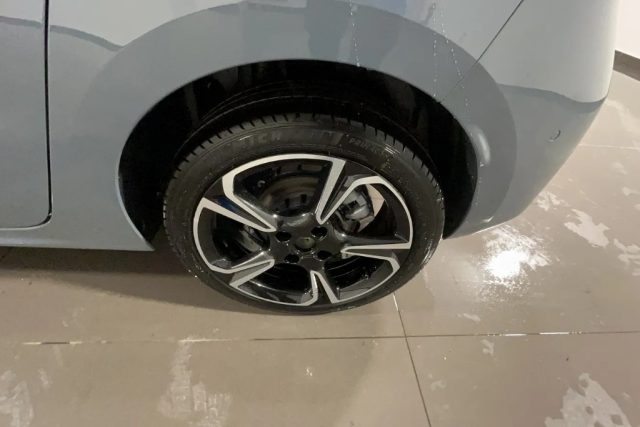 OPEL Corsa usata, con USB