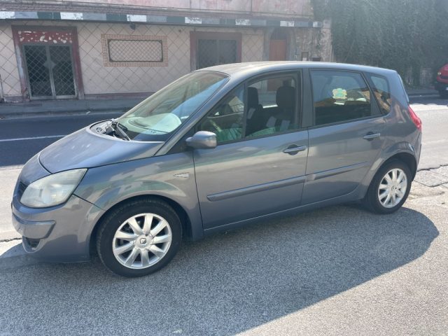 RENAULT Scenic usata, con Airbag