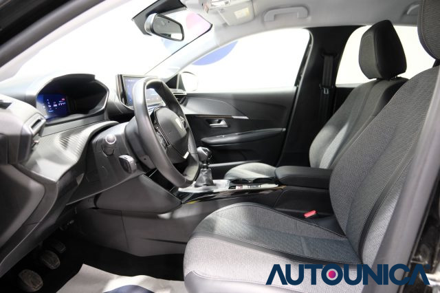 PEUGEOT 208 usata, con USB