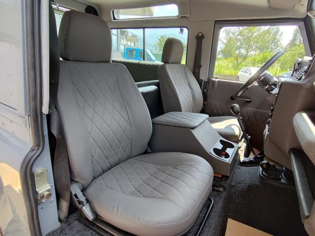 LAND ROVER Defender usata 22