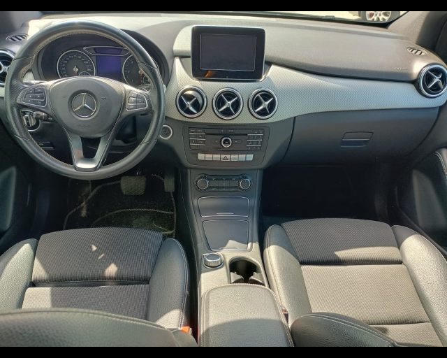 MERCEDES-BENZ B 200 usata, con Sedile posteriore sdoppiato