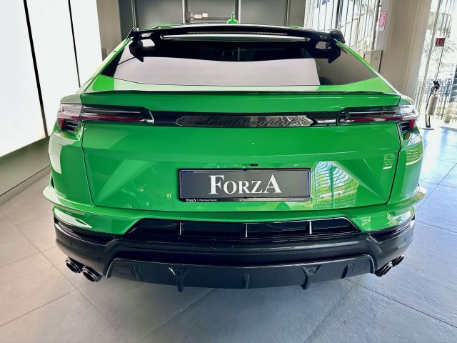 LAMBORGHINI Urus usata, con Autoradio