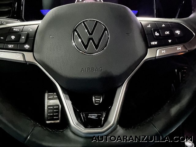 VOLKSWAGEN T-Roc usata, con USB