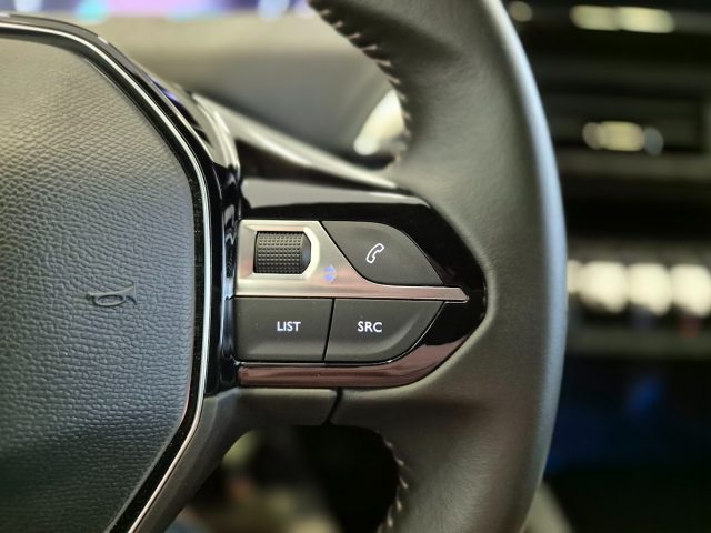PEUGEOT 5008 usata, con USB