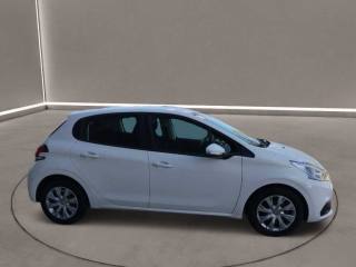 PEUGEOT 208 usata, con Autoradio